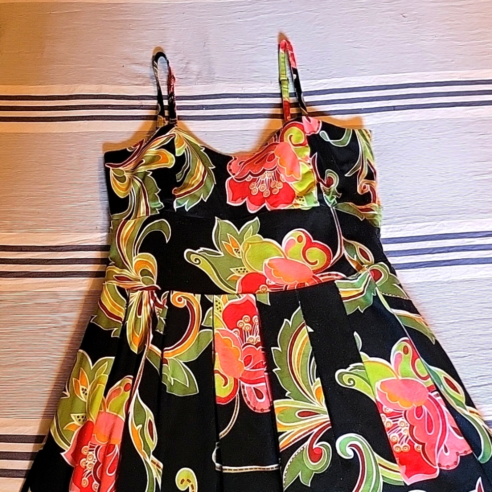 Aryeh Dress, Black with Flowes, size L